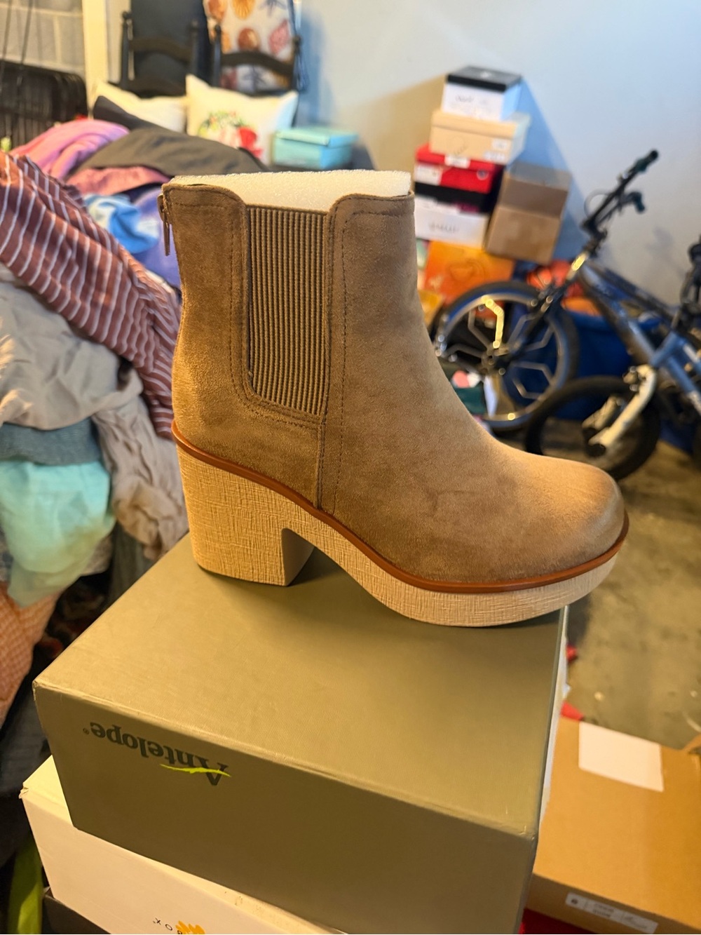 Women’s Suede Platform Chelsea Boot - Taupe